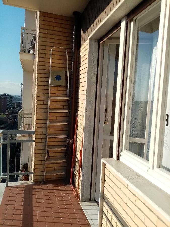 Bruno Turin Apartment Near The Metro Collegno Exterior foto
